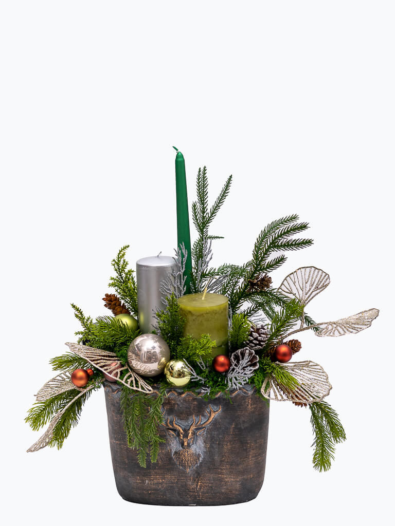 Floresta :: Festive decoration with candles, twigs and Christmas tree balls